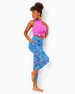 Weekender High Rise Midi Legging Upf 50 Plus – Splash of Pink - Your Lilly  Pulitzer Store