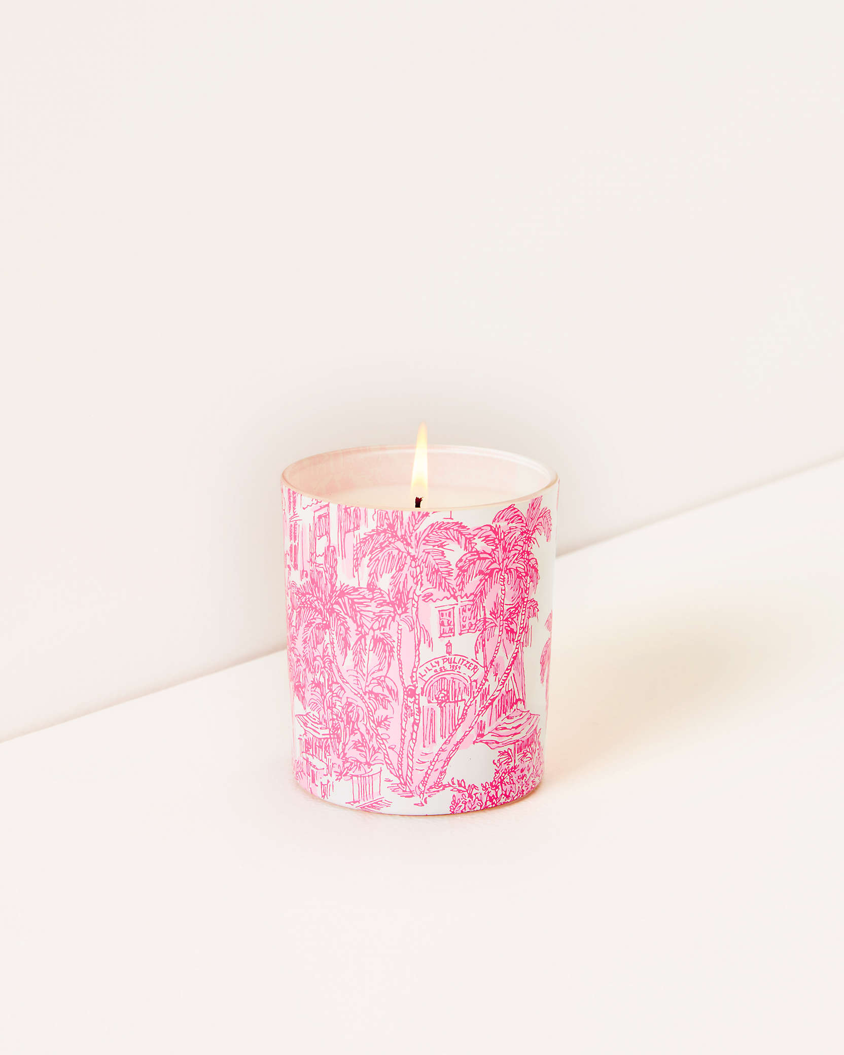 Shop Lilly Pulitzer Printed Candle In Resort White Pb Anniversary Toile