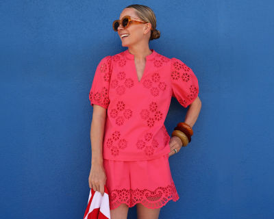 model in red set
