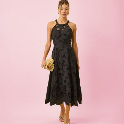 model in black dress