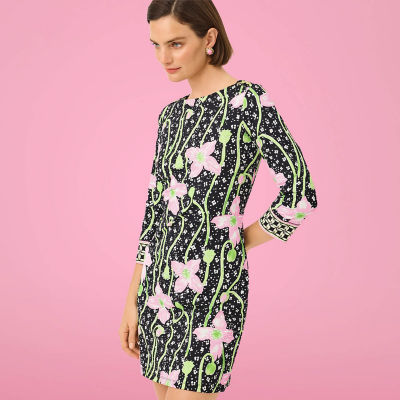 Women wearing a black printed dress