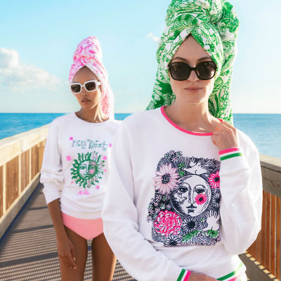 Woman wearing a white sweatshirt