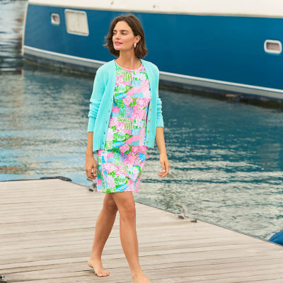 Woman wearing a pink printed dress