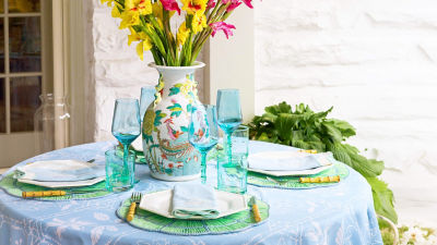 Summer home tablescape