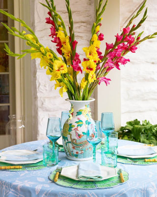 Summer table decor